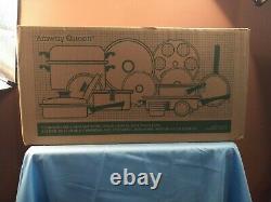 New Amway Queen Cookware Vintage 20 Piece Set